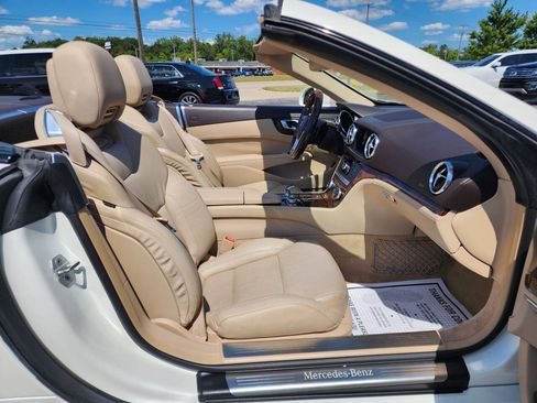 Used 2013 Mercedes-Benz SL 550 image 30
