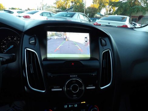 Used 2018 Ford Focus SEL image 7