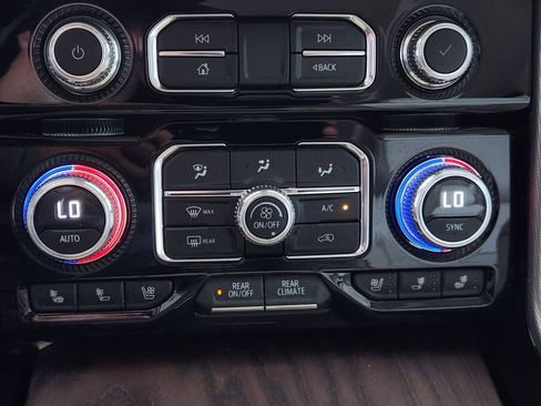 Used 2023 GMC Yukon Denali RWD image 19