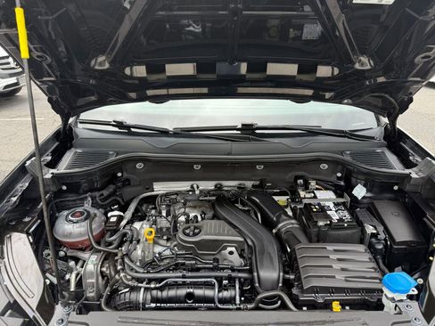 Used 2024 Volkswagen Taos SE image 34