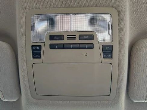 Used 2016 Toyota Highlander XLE image 42