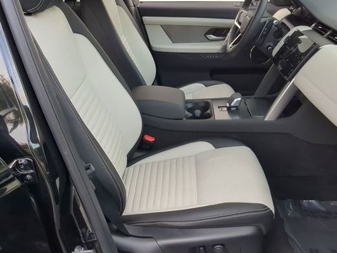Certified 2025 Land Rover Discovery Sport Dynamic SE image 23