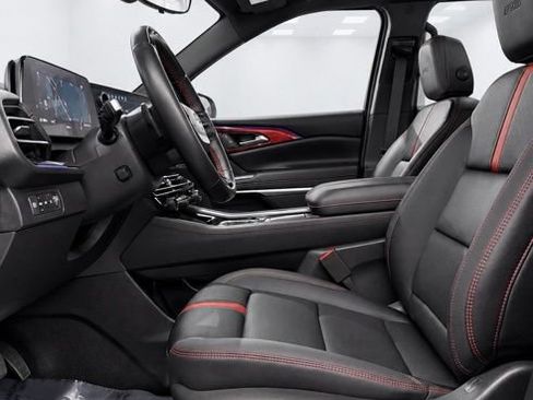 Used 2026 Chevrolet Traverse RS AWD/4WD image 15