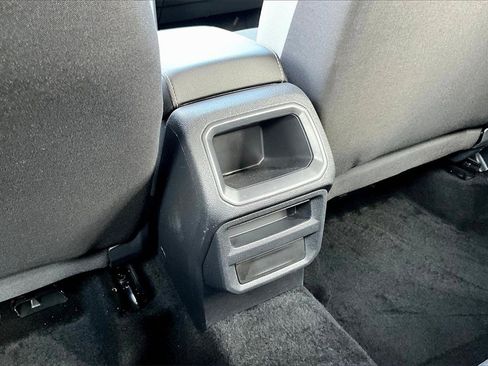 Used 2023 Volkswagen Taos S image 33