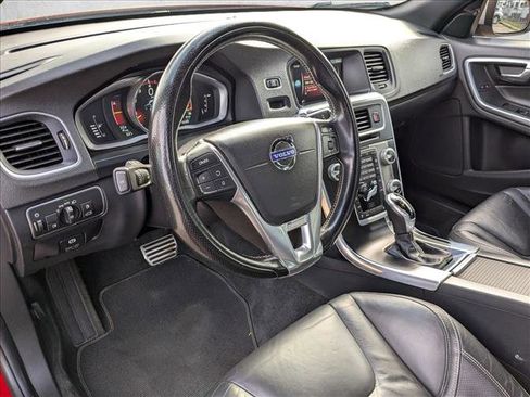 Used 2015 Volvo S60 T6 R-Design image 8