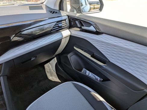 Used 2023 Volkswagen Taos S image 18