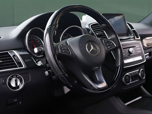 Used 2018 Mercedes-Benz GLE 43 AMG 4MATIC w/ Night Package image 21