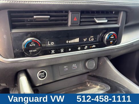 Used 2023 Nissan Rogue SV FWD image 14