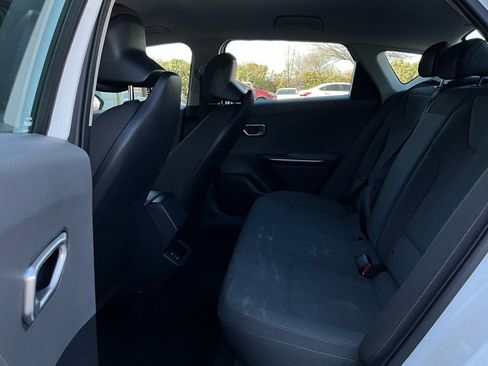 Used 2025 Kia K4 LXS image 11