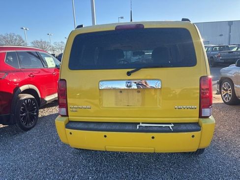 Used 2011 Dodge Nitro Detonator image 5