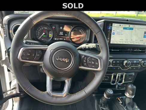 Used 2024 Jeep Wrangler High Altitude AWD/4WD image 9