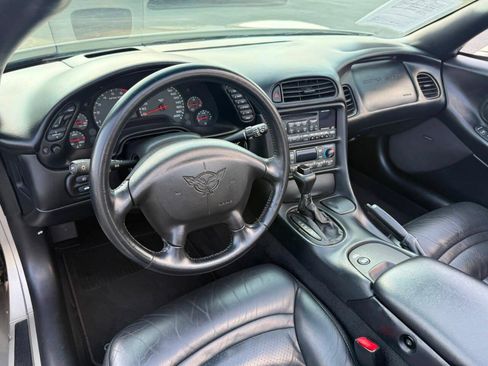 Used 1999 Chevrolet Corvette Convertible w/ Performance Handling Pkg RWD image 26