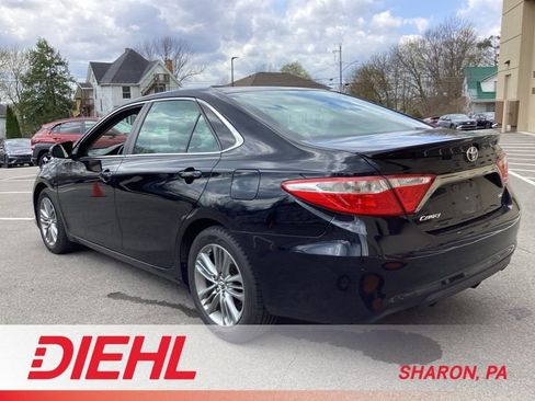 Used 2015 Toyota Camry SE image 5