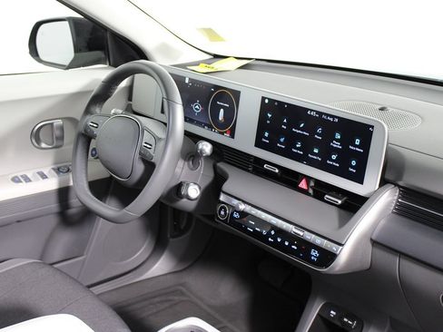Used 2024 Hyundai Ioniq 5 SE RWD image 14