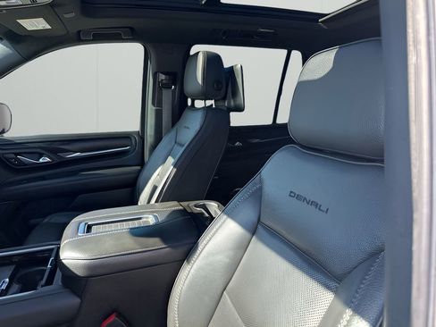 Used 2021 GMC Yukon Denali image 28