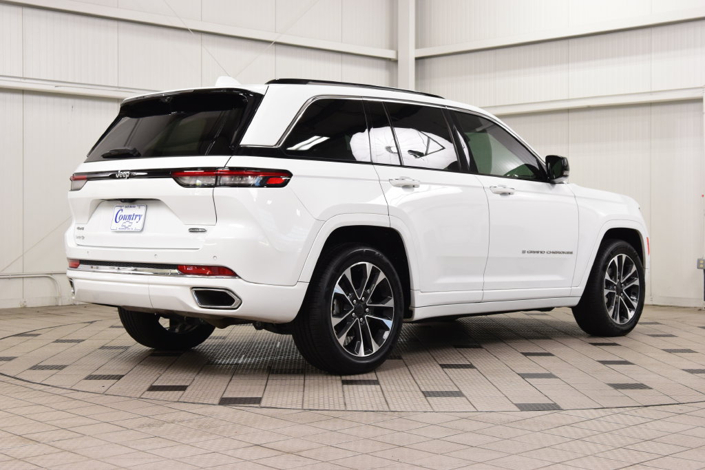 Used 2022 Jeep Grand Cherokee Overland w/ Luxury Tech Group IV AWD/4WD image 8
