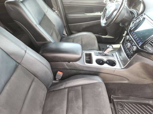 Used 2021 Jeep Grand Cherokee Laredo X AWD/4WD image 14