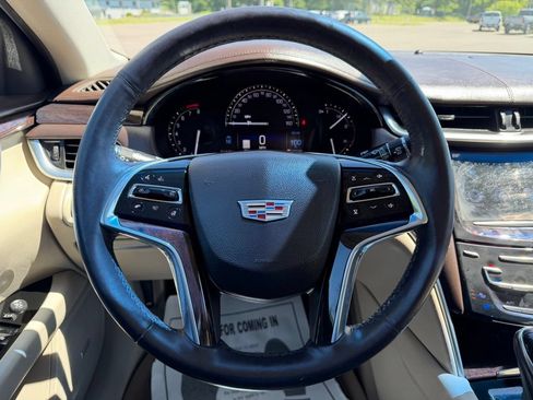 Certified 2017 Cadillac XTS Luxury FWD image 3