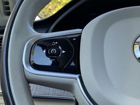 Used 2023 Volvo XC90 T8 Plus w/ Protection Package Premier image 18