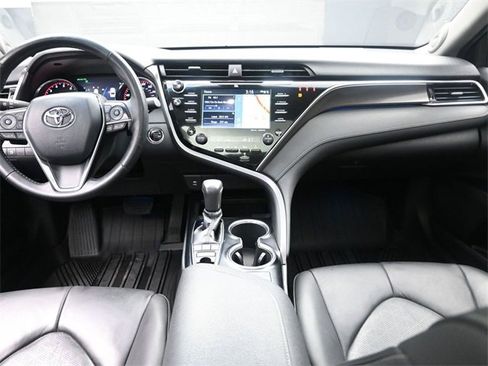 Used 2018 Toyota Camry XSE image 2