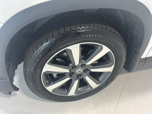 Used 2025 Honda Pilot Touring image 10