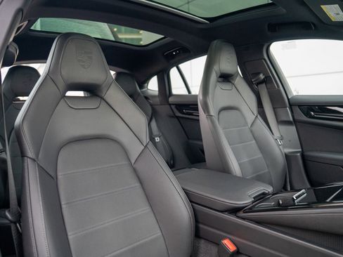 Used 2025 Porsche Panamera 4 image 26