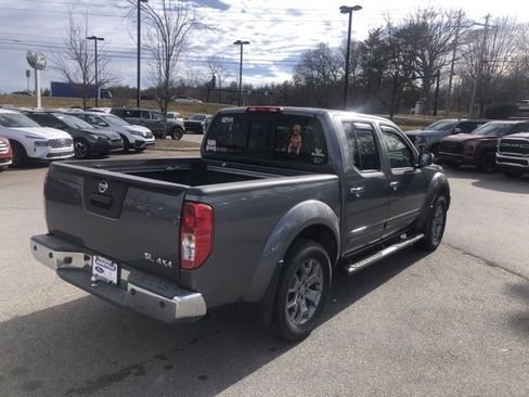 Used 2019 Nissan Frontier SL image 5