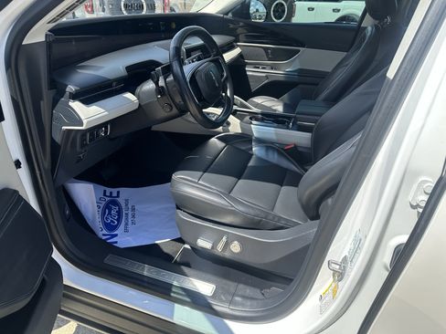 Used 2024 Lincoln Nautilus Premier AWD/4WD image 20