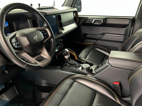 Used 2024 Ford Bronco Badlands image 16