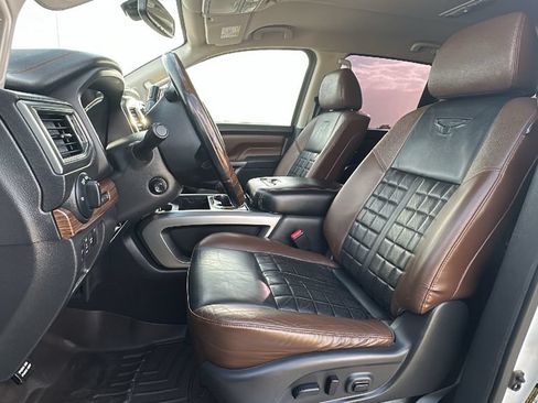 Used 2019 Nissan Titan Platinum Reserve w/ Platinum Utility Package AWD/4WD image 4