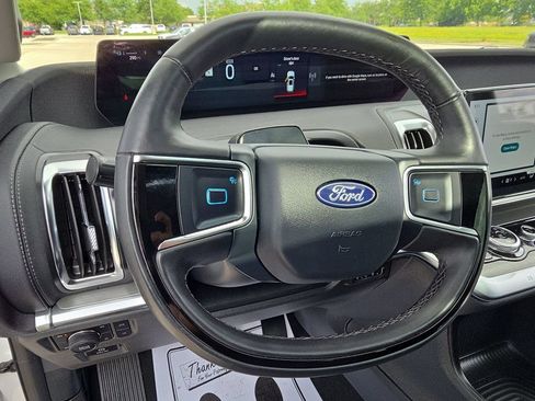 Used 2025 Ford Expedition Max Platinum w/ Driver's Package AWD/4WD image 21