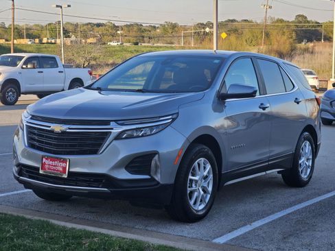 Used 2024 Chevrolet Equinox LT image 3