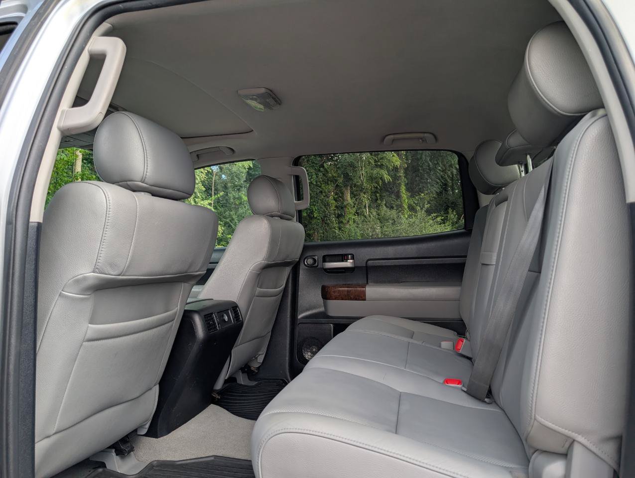Used 2011 Toyota Tundra Limited w/ Platinum Pkg AWD/4WD image 18