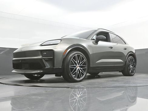 New 2026 Porsche Macan 4 Electric AWD/4WD image 35