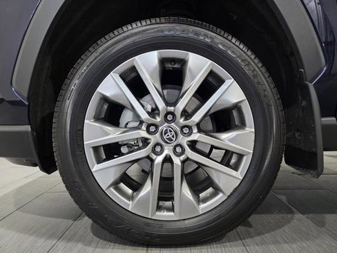 Used 2023 Toyota RAV4 XLE Premium image 23