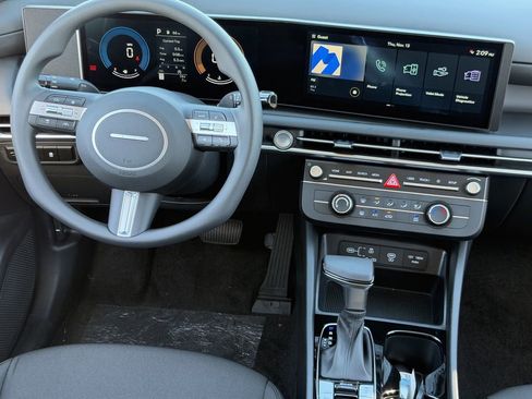 New 2026 Hyundai Tucson SE image 11