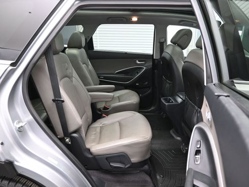 Used 2017 Hyundai Santa Fe Limited image 11