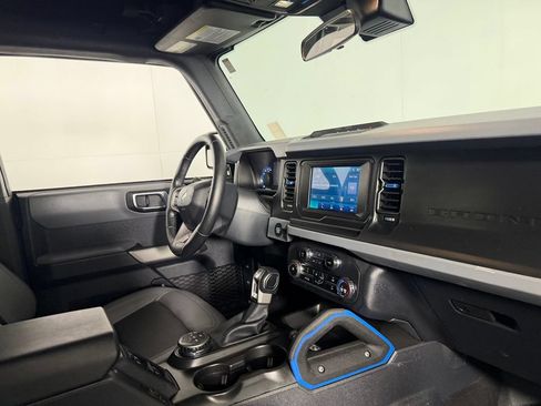 Used 2023 Ford Bronco Black Diamond AWD/4WD image 30