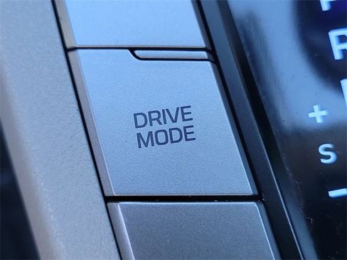 Used 2019 Hyundai Elantra SEL image 16