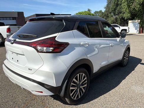 Used 2023 Nissan Kicks SV FWD image 5