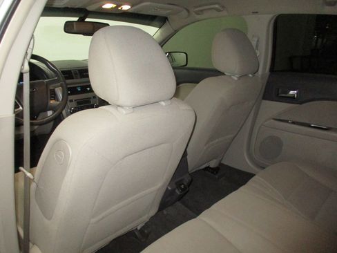 Used 2010 Ford Fusion Hybrid FWD image 17