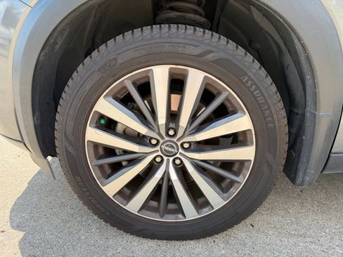Used 2022 Nissan Pathfinder Platinum w/ Lighting Package (N92) FWD image 7