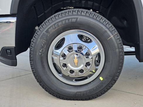 New 2026 Chevrolet Silverado 3500 LT w/ Convenience Package AWD/4WD image 13