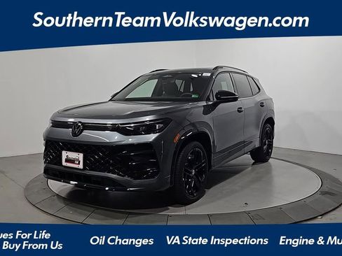 New 2026 Volkswagen Tiguan SE R-Line image 1