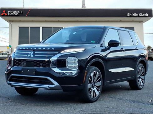 New 2026 Mitsubishi Outlander SE image 1