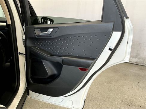 Used 2020 Ford Escape SE Sport image 22