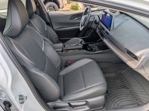 Used 2025 Toyota Prius XLE image 8
