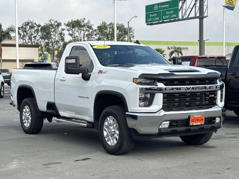 Used 2021 Chevrolet Silverado 3500 LT w/ Convenience Package image 3