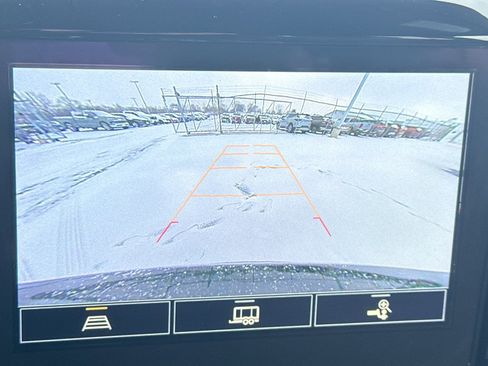 Used 2023 Chevrolet Traverse LT image 20