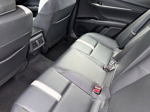 Used 2025 Toyota Camry SE FWD image 16